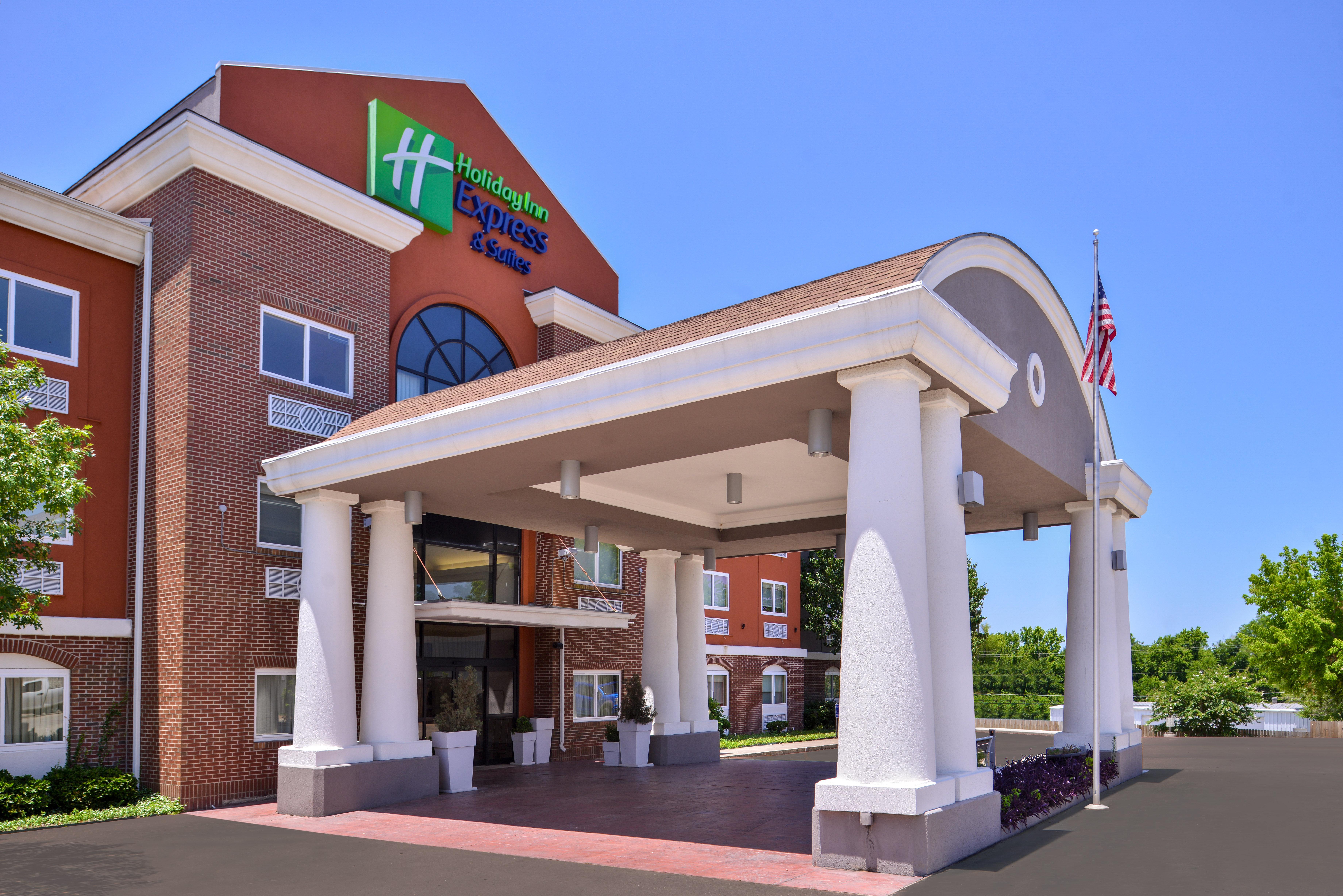 Holiday Inn Express Hotel & Suites Elgin, An Ihg Hotel Buitenkant foto